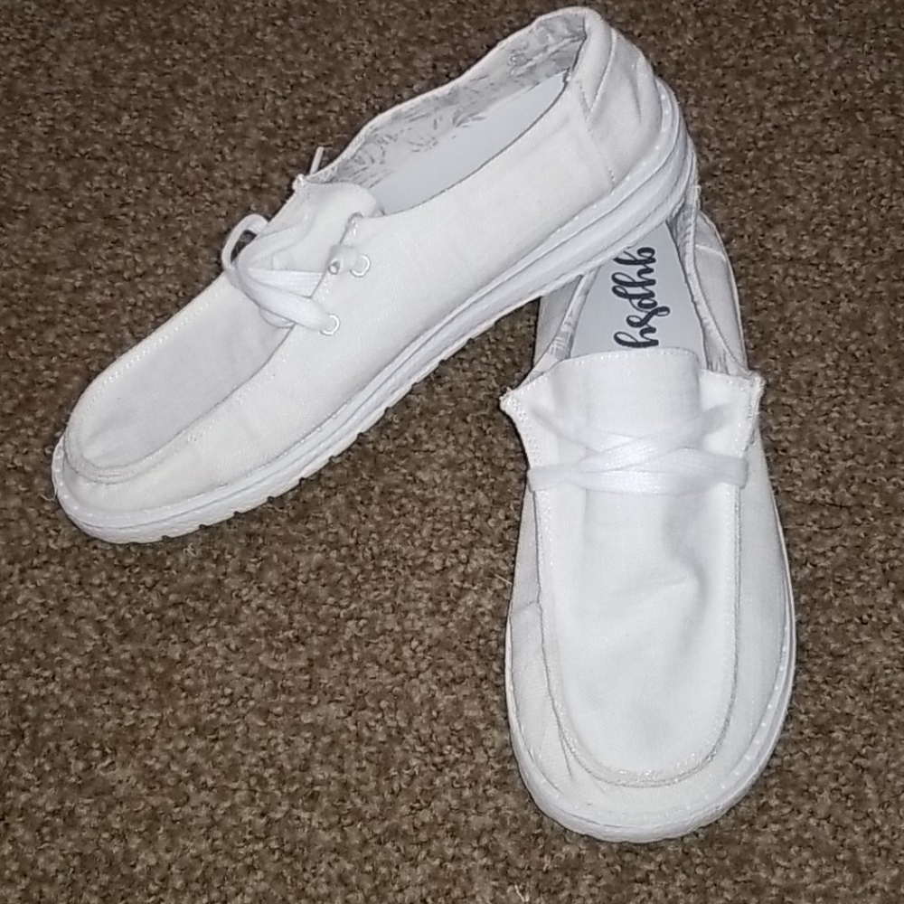 Pure white Gypsy Jazz slip ons